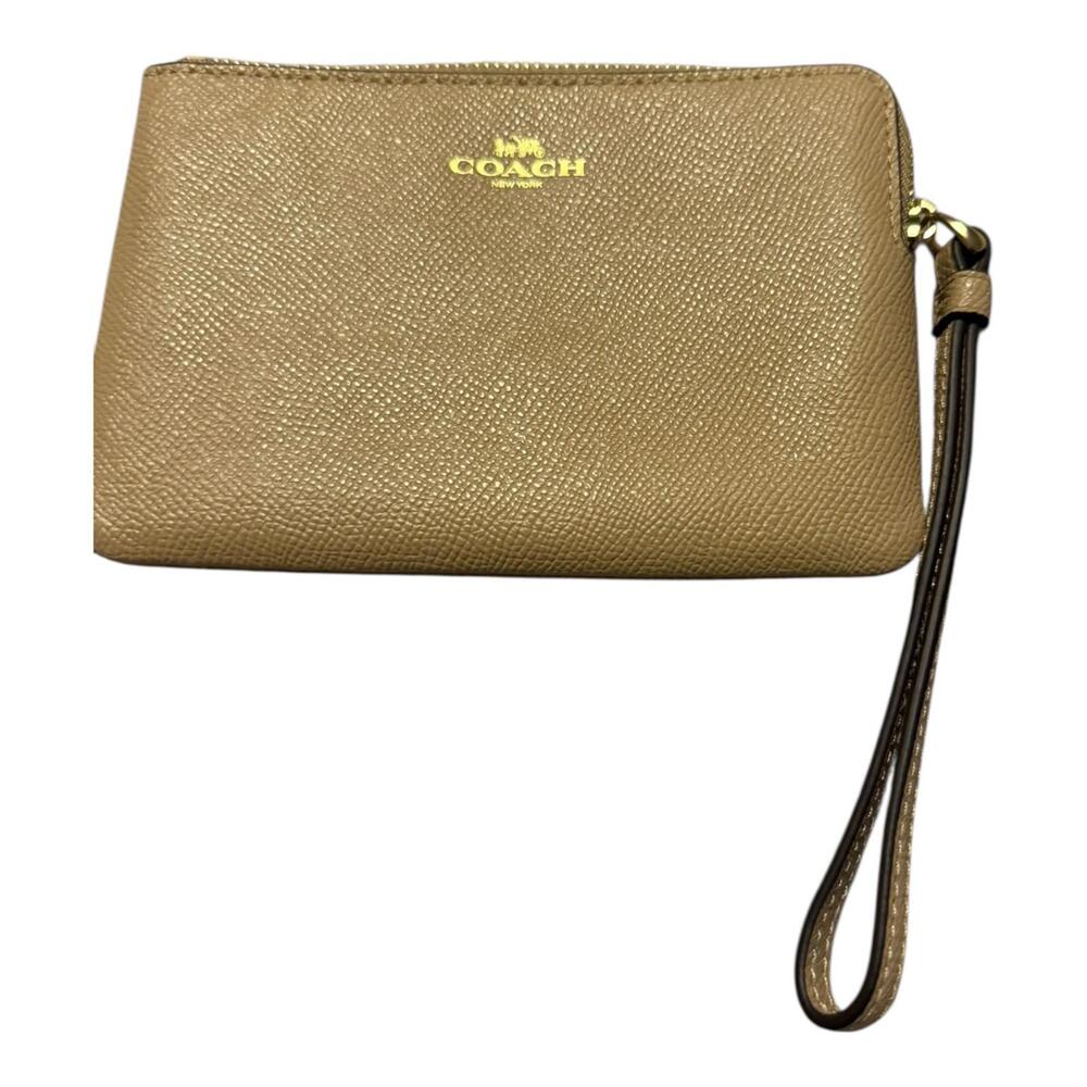 Coach Crossgrain Leather Gold Corner Zip Wristlet (2020s, Burgundy Lining)